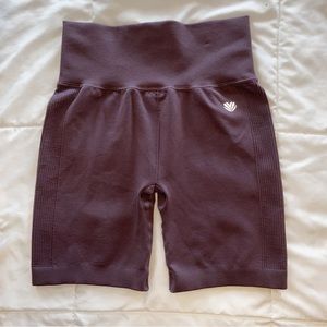 NWOT Mauve Biker Shorts💜